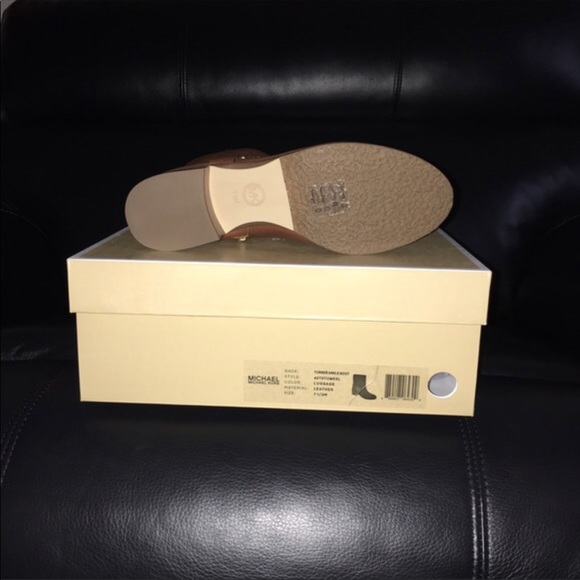 Michael kors mini boots - Picture 2 of 3